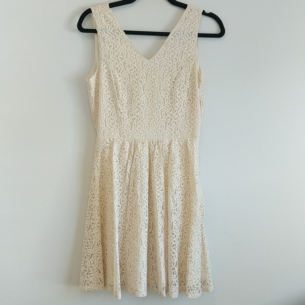 NWT Cute lace cream colored dress